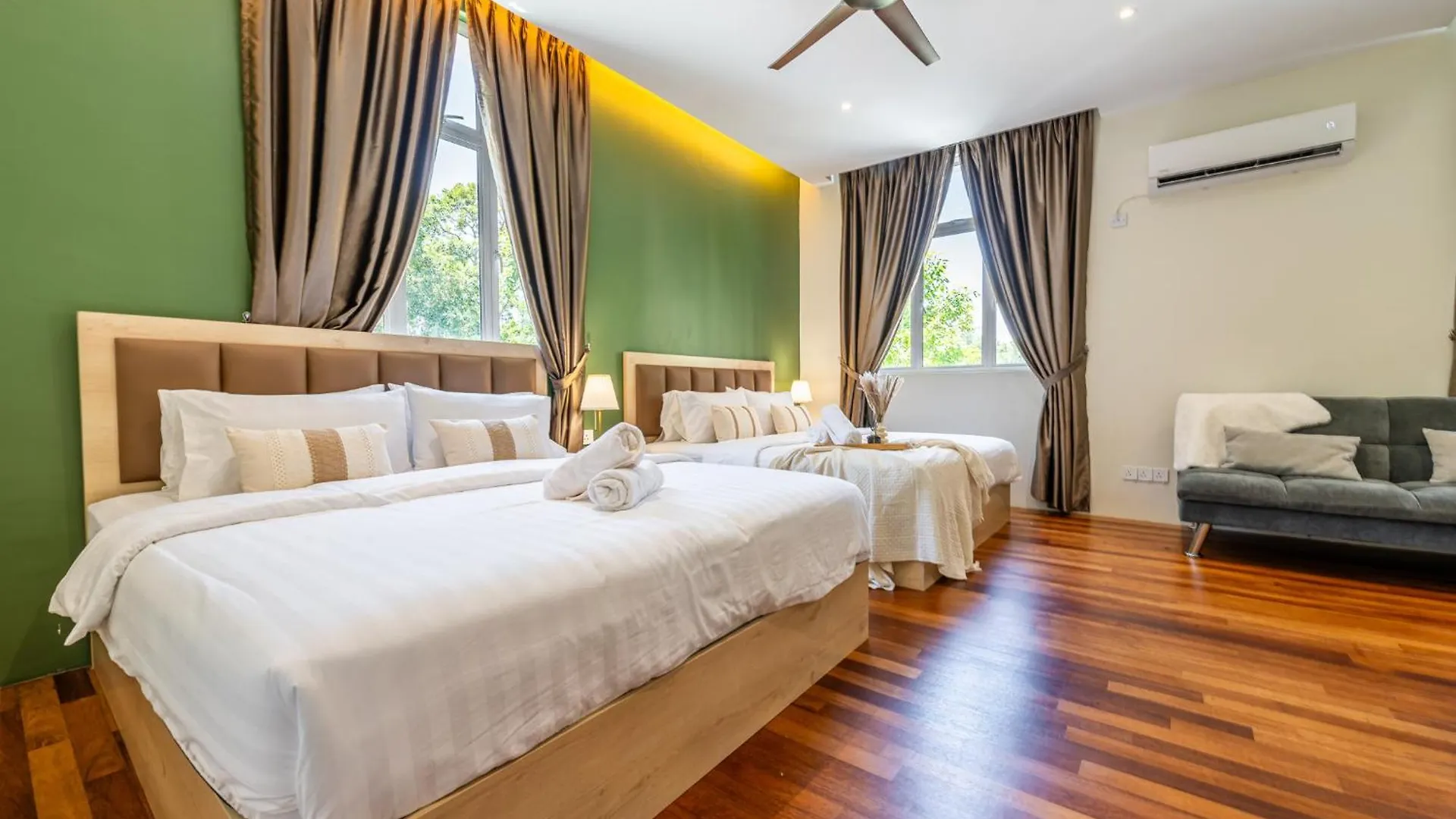 La Ferringhi Villa - Tropical Collection, By Alv Batu Feringgi Accommodatie bij particulieren